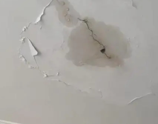 上林阳台漏水维修公司分享下屋面防水工程质量问题原因分析